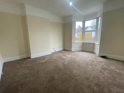 3 Bed Flat, Sylvan Avenue, N22