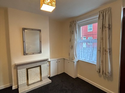 2 Bed Terraced House, Upper Lord Street, SY11