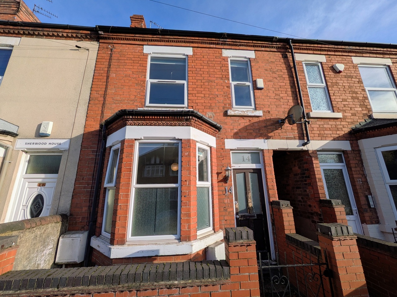4 Bed Terraced House, Lace Street, NG7, N1 7GU