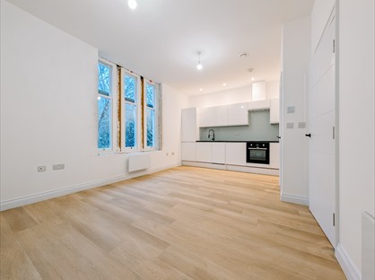 1 Bed Flat, High Street, BR3