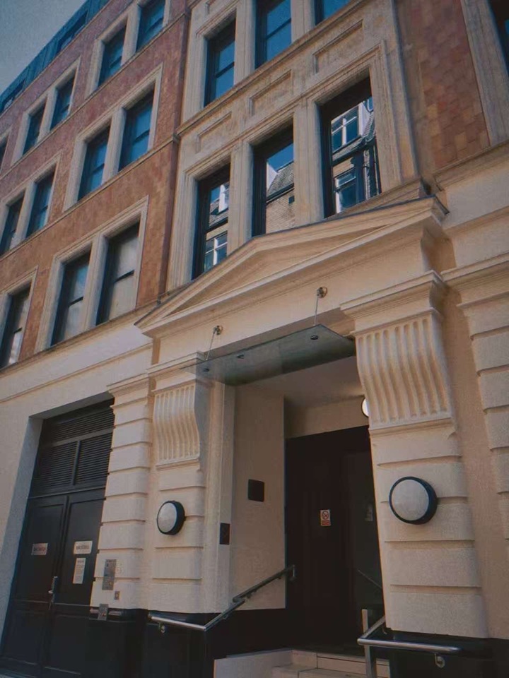 1 Bed Flat, Lion Court, EC4A, N1 7GU
