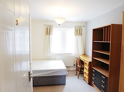 4 Bed Terraced House, Vanbrugh Lane, BS16