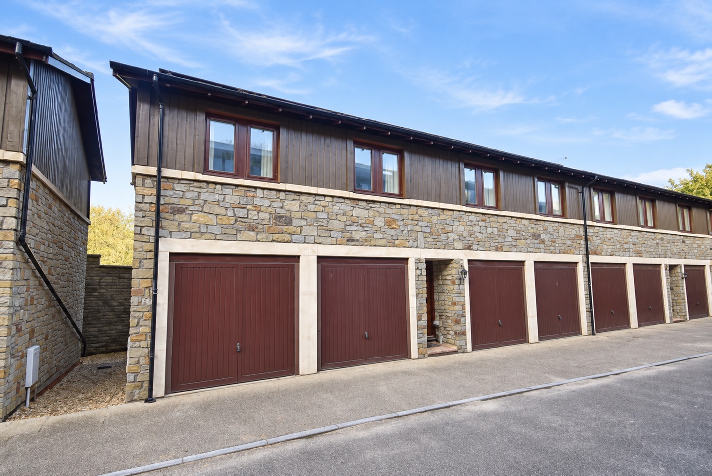 4 Bed Terraced House, Vanbrugh Lane, BS16