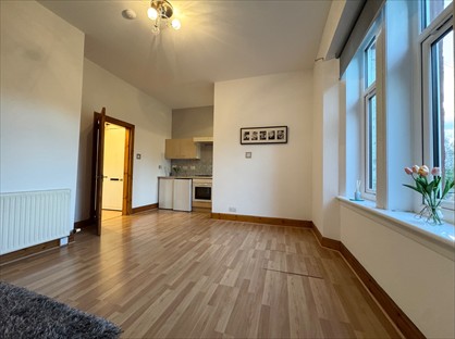 1 Bed Flat, Main Road, PA5