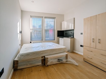 Studio Flat, Blenheim Mansions, SW2