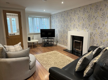 Studio Flat, South Row, LA13
