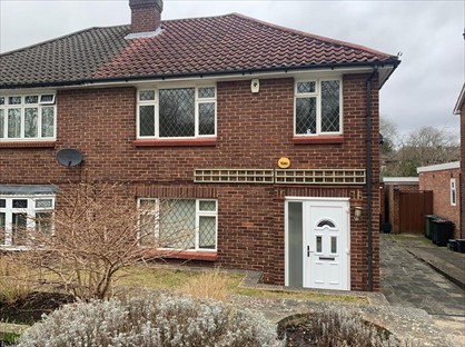3 Bed Semi-Detached House, Warren Road, BR6