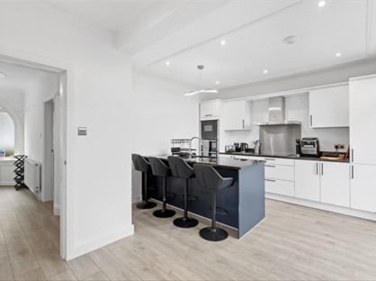 3 Bed Semi-Detached House, Roland Avenue, WA7