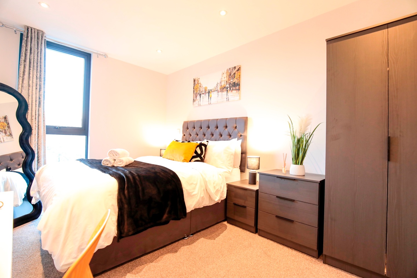 2 Bed Flat, Block B, M5 photo 3