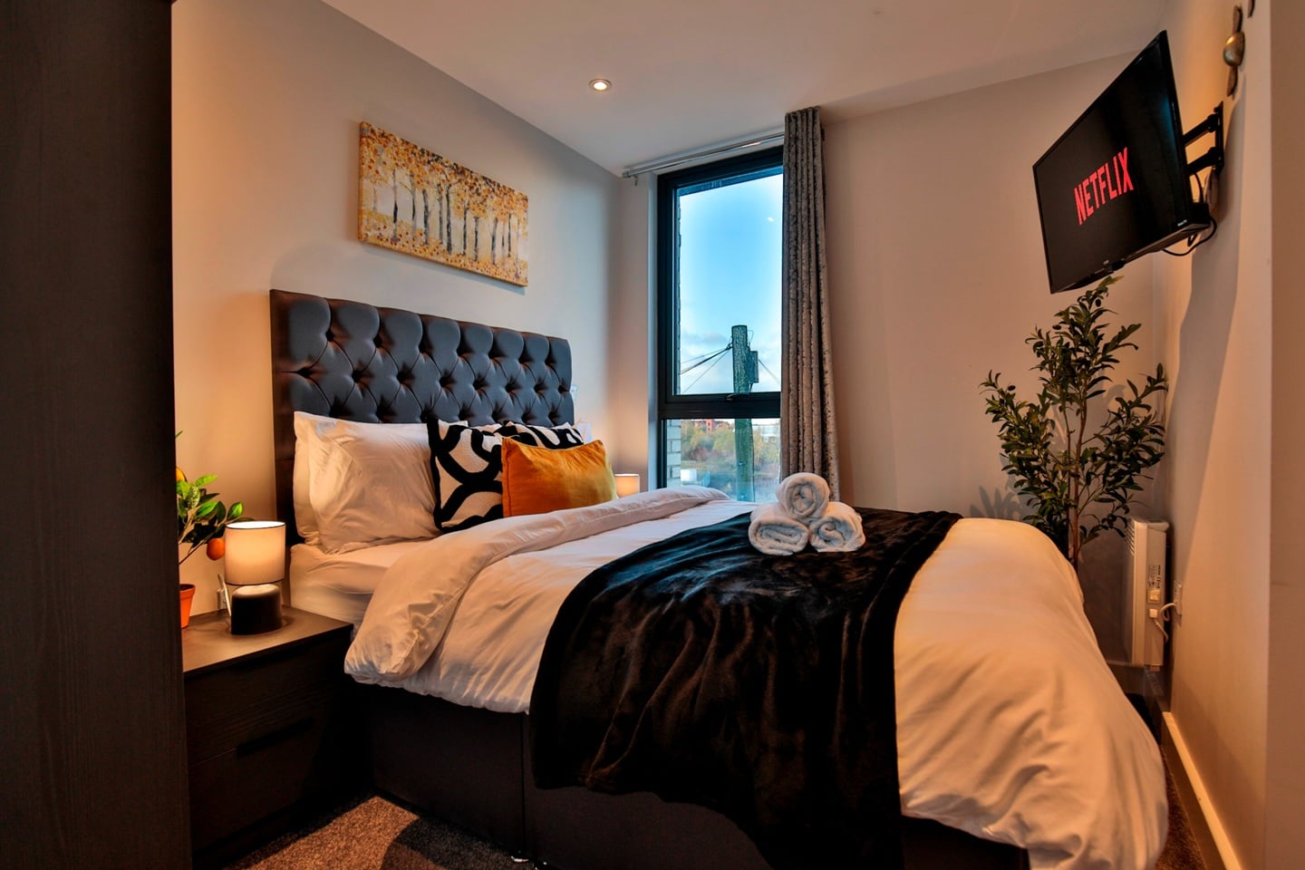 2 Bed Flat, Block B, M5 photo 2