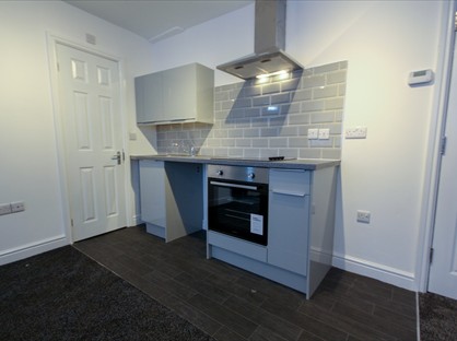 Studio Flat, Cheshire Cheese Apartments, ST6