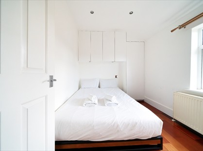 1 Bed Flat, Oaklands Grove, W12