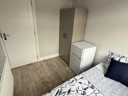 Room in a Shared House, Roman Road, E6