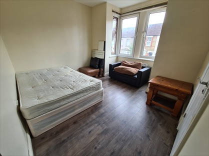 Studio Flat, Riverdale Road, DA8