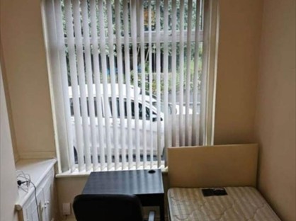 Room in a Shared House, Carnforth Street, M14