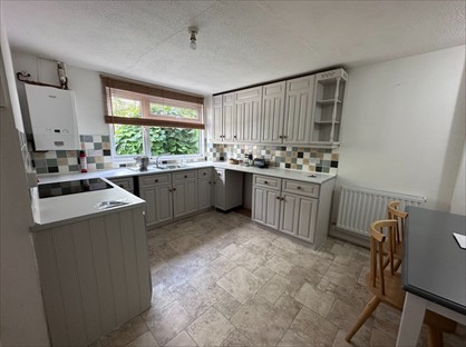 4 Bed Semi-Detached House, Mount Pleasant, GU9