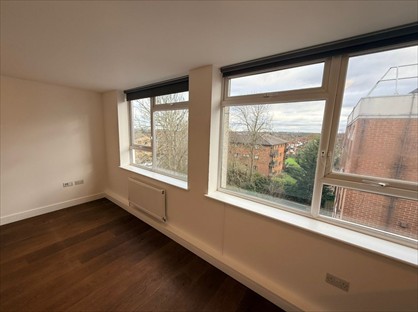 Studio Flat, Ballards Lane, N3