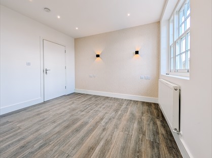 3 Bed Flat, Grey Goose Public House, SS4