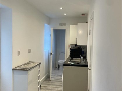 Studio Flat, Copthorne Avenue, IG6