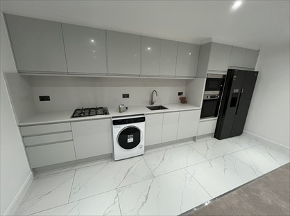 3 Bed Flat, Long Lane, CR0