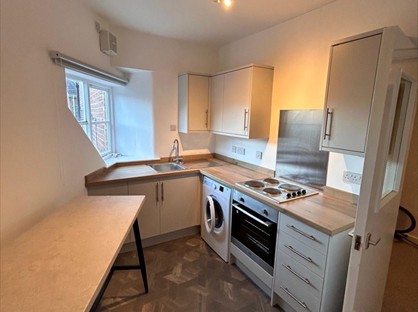 2 Bed Flat, Cwrt Pendref, LL15