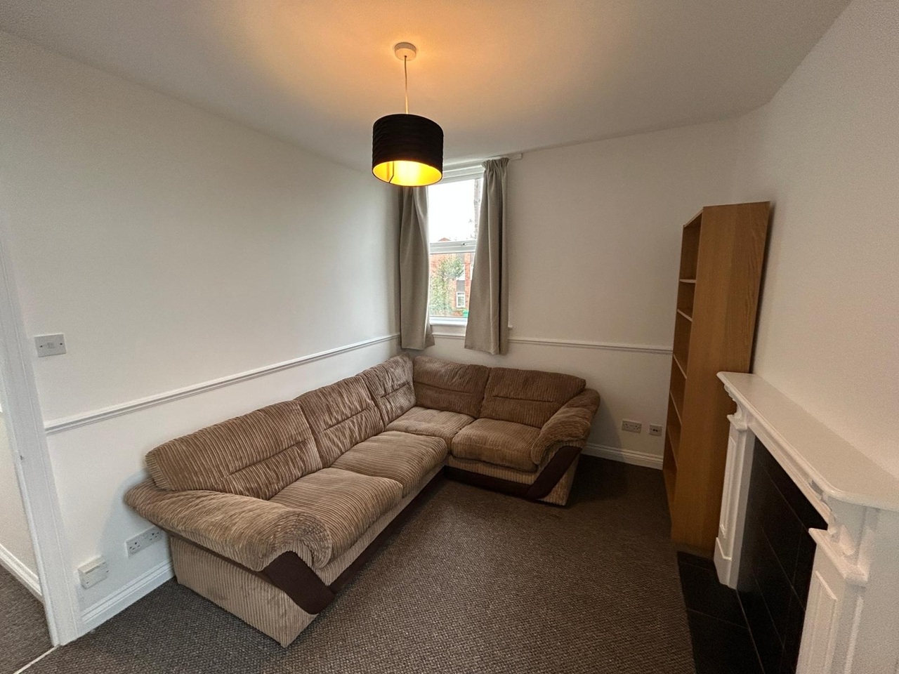 2 Bed Flat, Chorlton, M21 photo 3