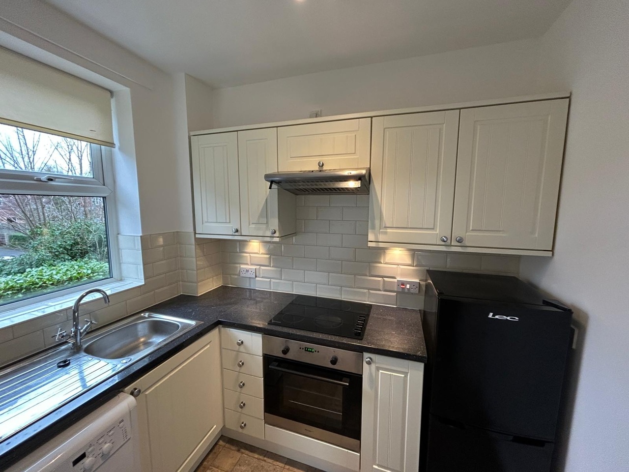 2 Bed Flat, Chorlton, M21 photo 5