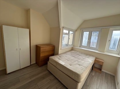 5 bed room for rent in Room in a Shared House, Finchley Lane, NW4