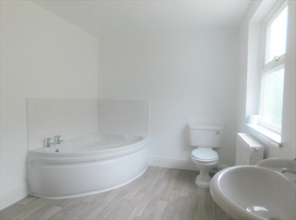 3 Bed Terraced House, Ropewalk Terrace, SA11