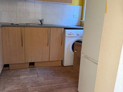 1 Bed Flat, Woodside Court, ML5