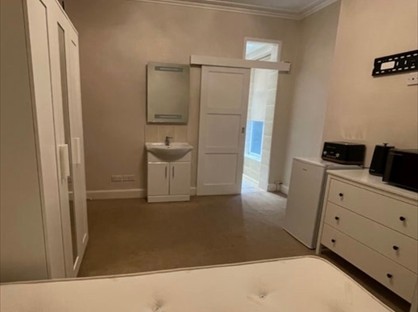 Room in a Shared House, Corporation Street, ST16