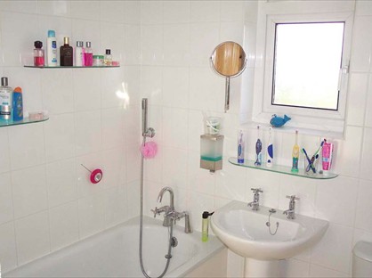 Room in a Shared House, Trelawney Road, IG6