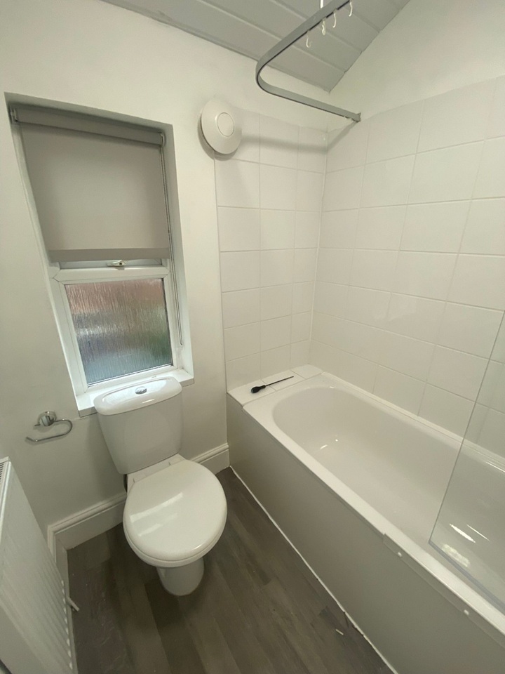 Additional image 2 of Room in a Shared House, Queens Road, NG9, N1 7GU