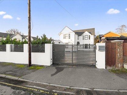4 Bed Detached House, Brier Lea, KT20