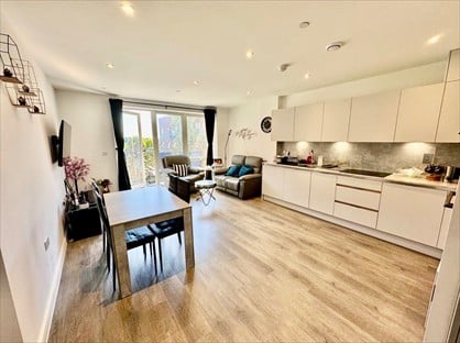 2 Bed Flat, Tom Lake Way, WD19