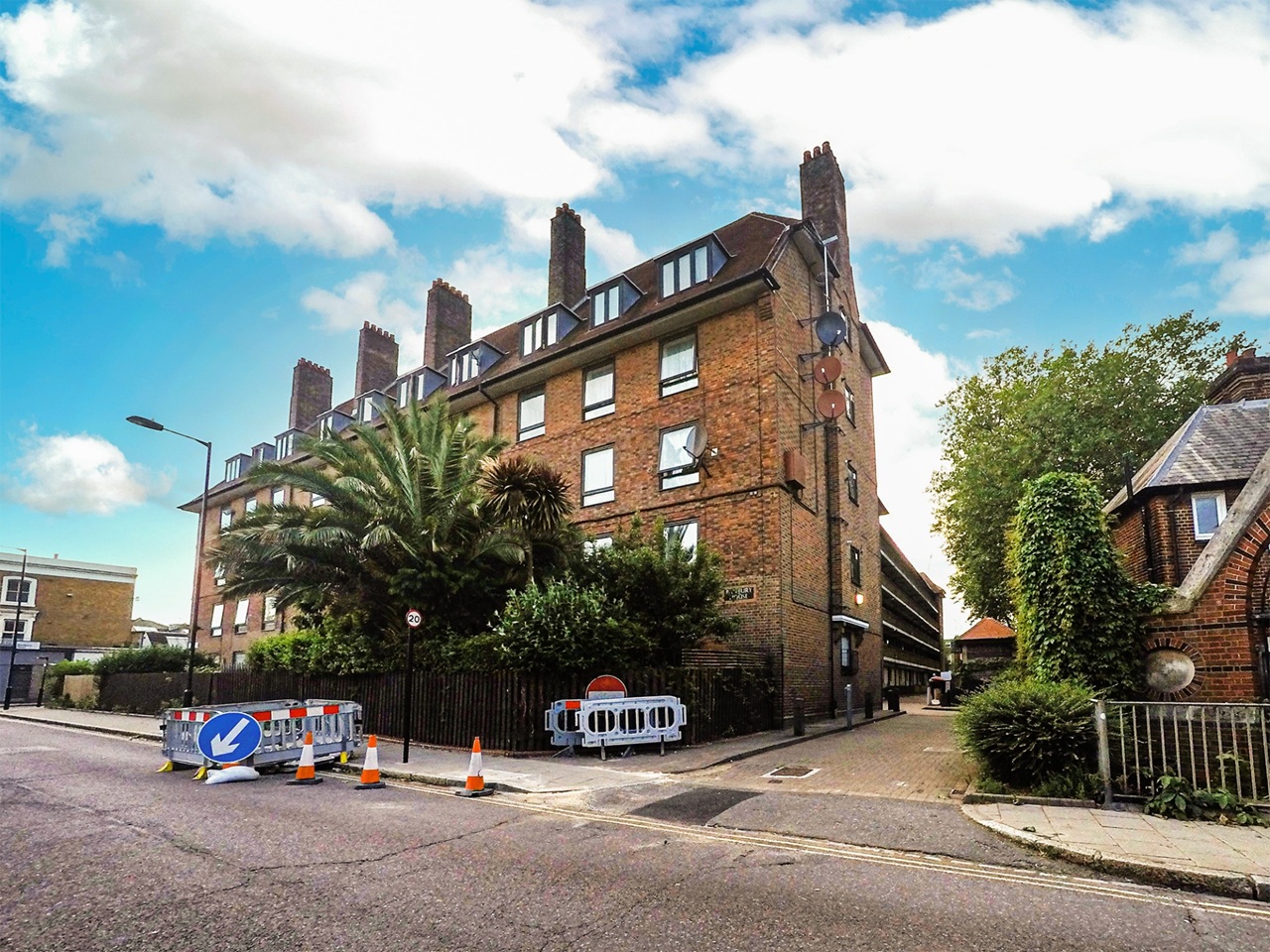 London - Room in a Shared House, Banbury House, E9 - To Rent Now for £ ...