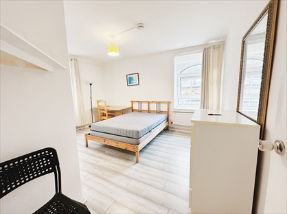 Room in a Shared Flat, Bradley House, E3