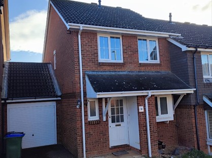 3 Bed Semi-Detached House, Chartwell Close, BN25