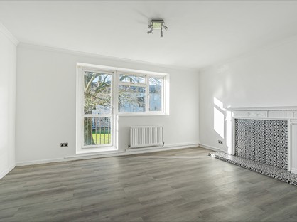 2 Bed Flat, Homefield Gardens, KT20