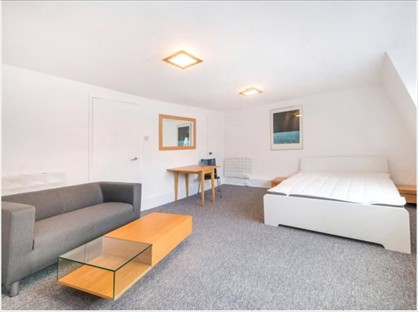 Studio Flat, Cleveland Street, W1T