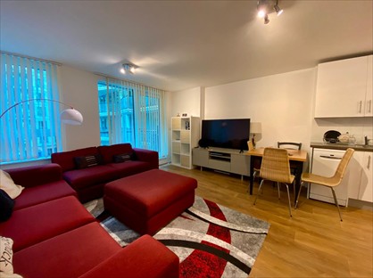 2 Bed Flat, St. George Wharf, SW8