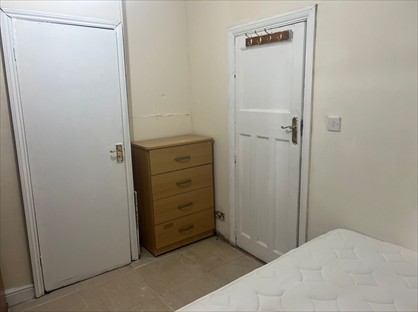 1 Bed Flat, Maida Avenue, E4