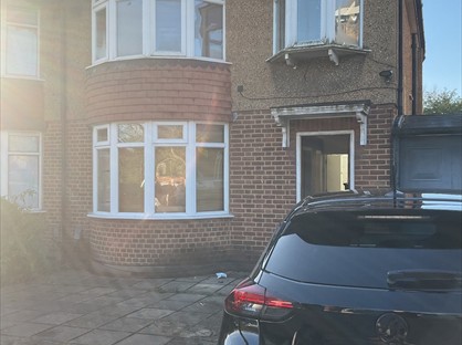 3 Bed Semi-Detached House, Fort Road, UB5