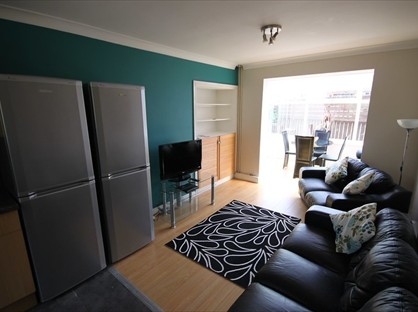 8 Bed Semi-Detached House, Starkey Crescent, YO31