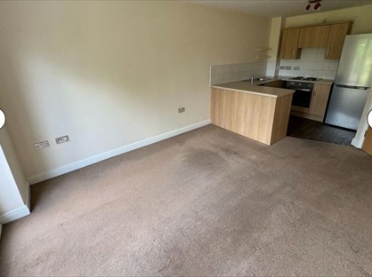 2 Bed Flat, Palace Court, ST6