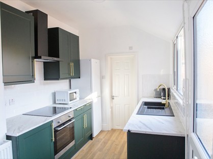 4 Bed Terraced House, Dixon Street, LN5