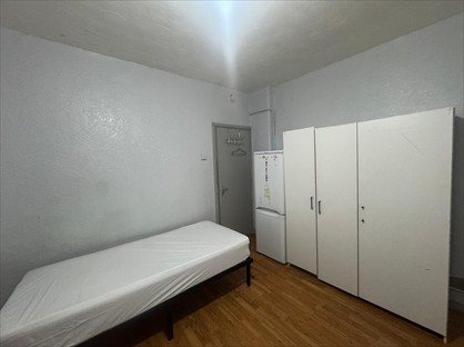 Room in a Shared House, Cicksand Street, E1