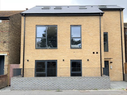 2 Bed Flat, Sumner Road, CR0