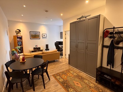 1 Bed Flat, Wraysbury House, TW18