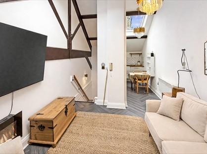 1 Bed Flat, Westminster Chambers, L1